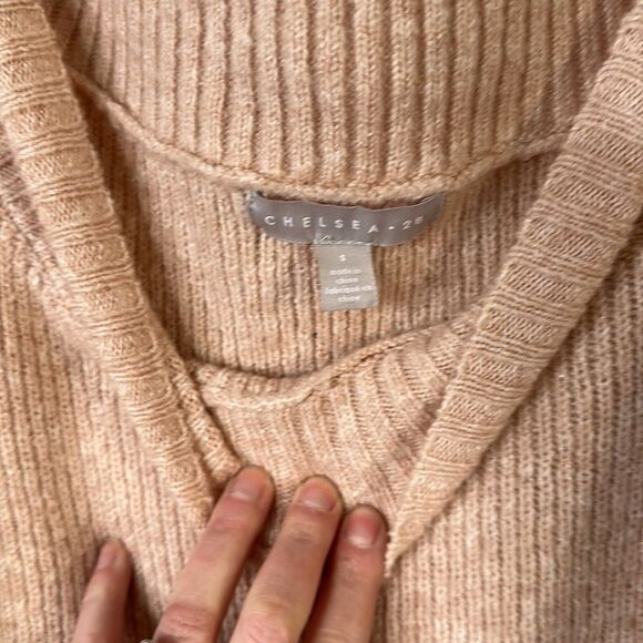 Chelsea 28 Off The Shoulder Sweater - Picture 4 of 5